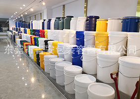 欧美大屌视频吉安容器一楼涂料桶、机油桶展区